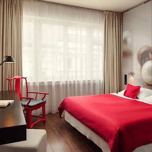 Otel Perla, Prag