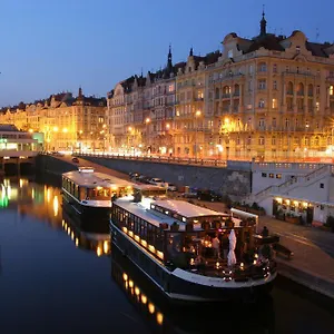 Boat Matylda Úszó hotel
