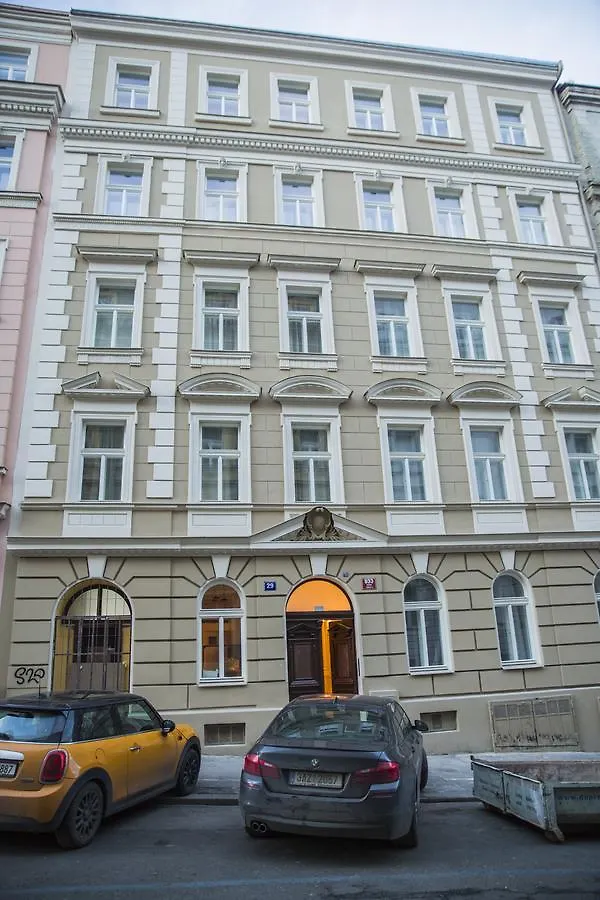 Aparthotel Gregory House Praha 3*,